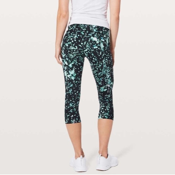 Lululemon Fast & Free Crop II *Nulux 19" - Picture 2 of 10